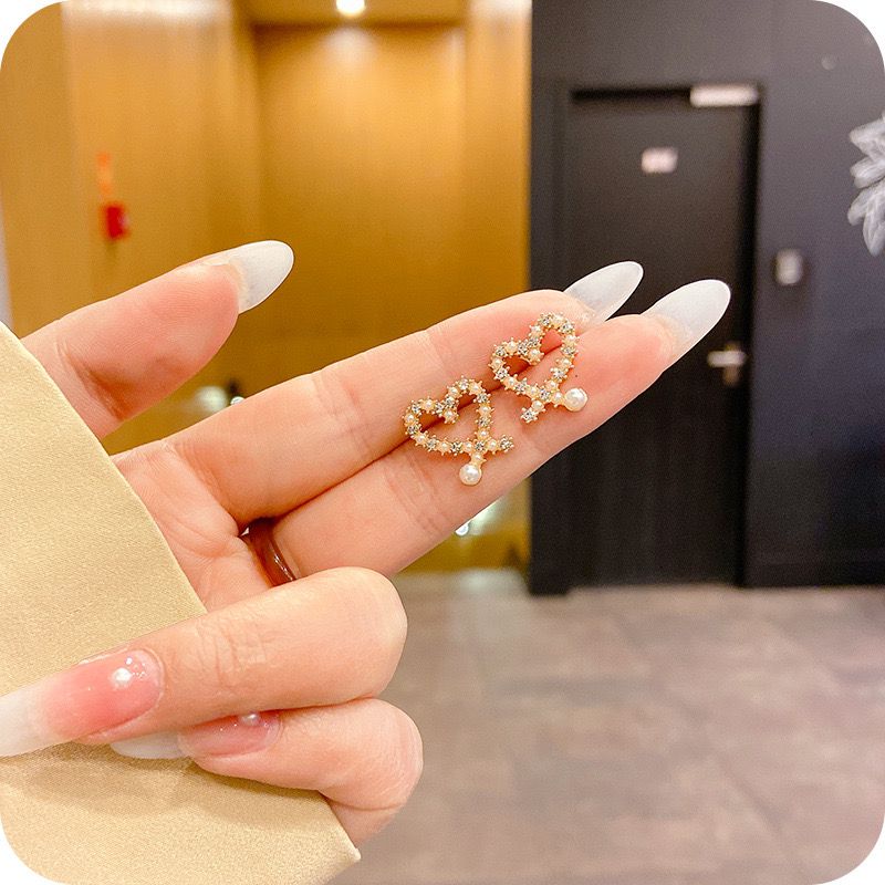 Hollow Heart AD Stud korean Earrings ❤️