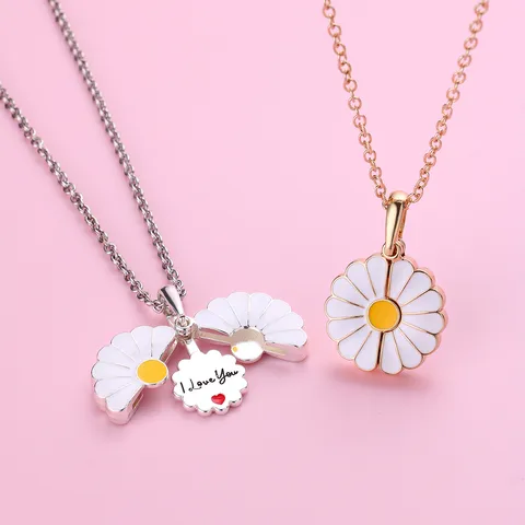 Daisy Love Necklace 🌼