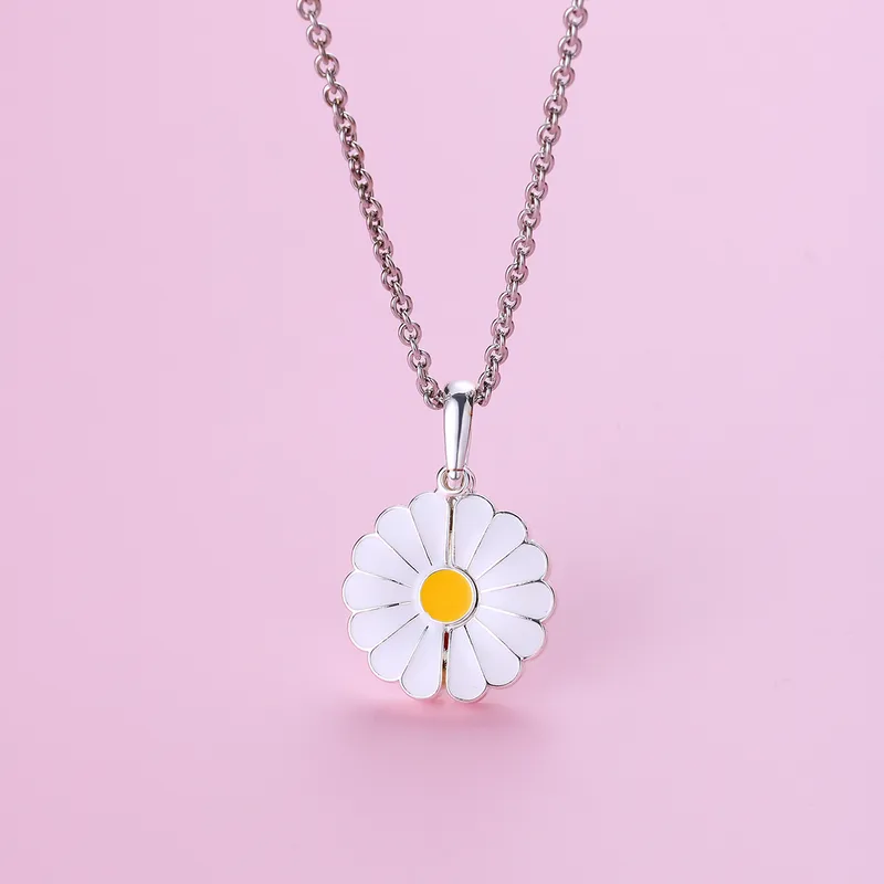 Daisy Love Necklace 🌼