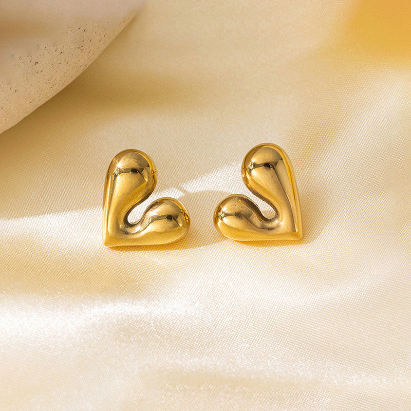 Amour Solid Heart Stud Earrings ❤️