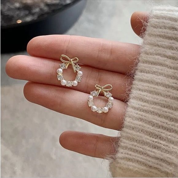 Bow & Sparkle Circle Stud Korean Earrings