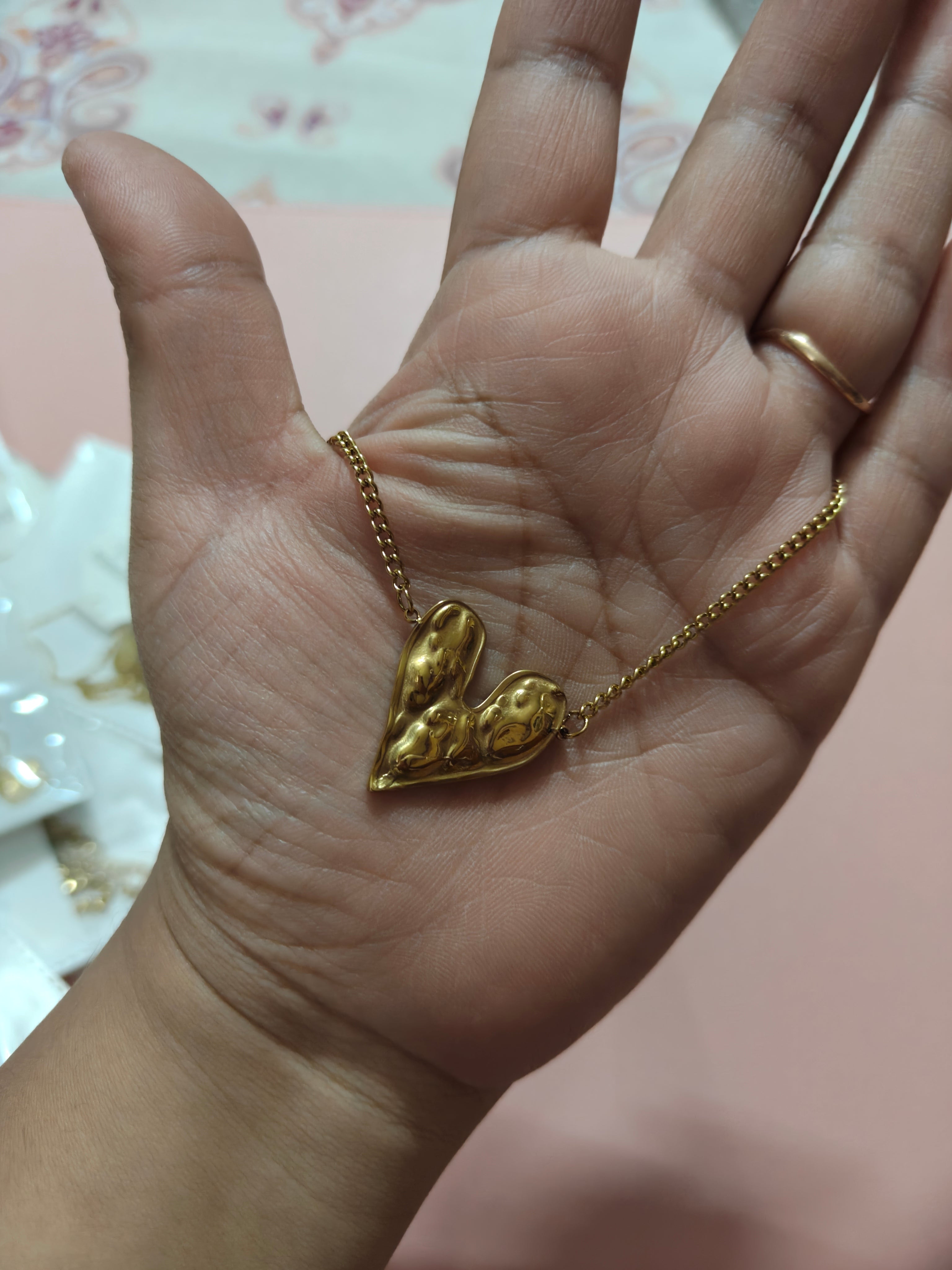 Amora heart necklace