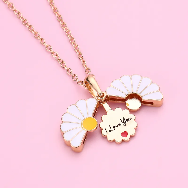 Daisy Love Necklace 🌼
