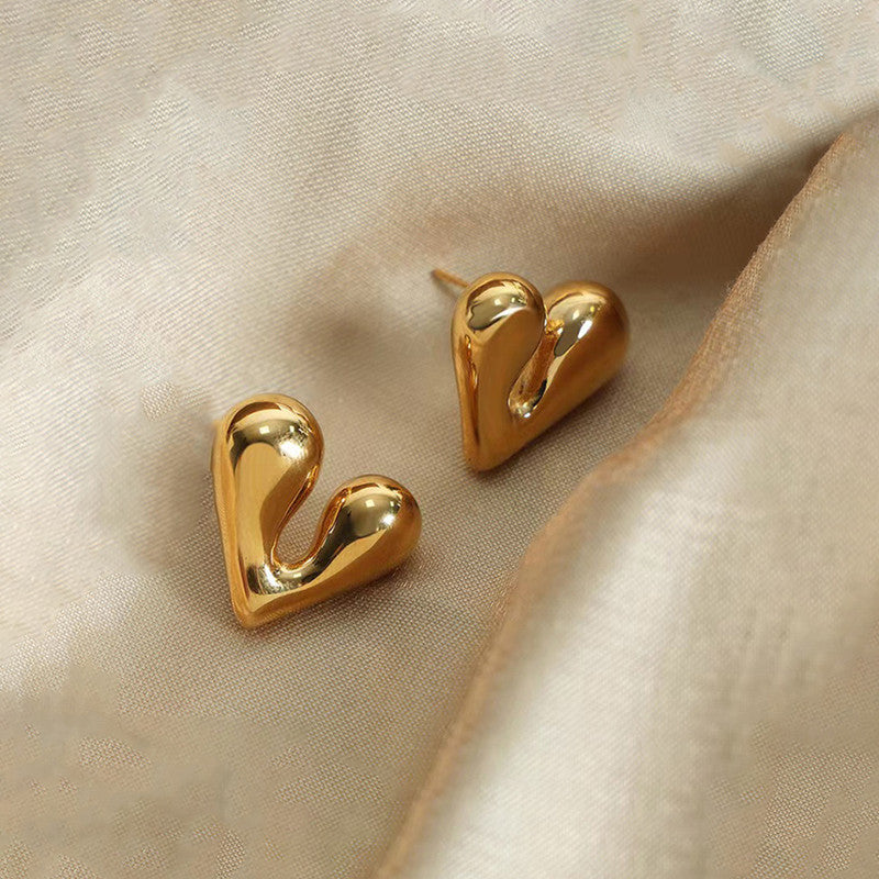 Amour Solid Heart Stud Earrings ❤️