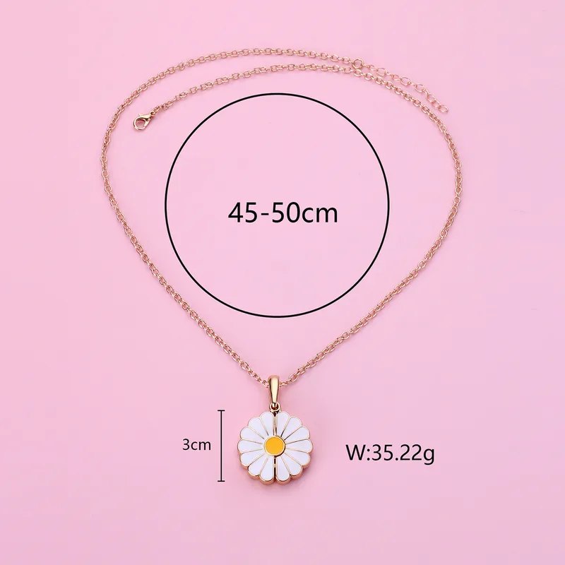 Daisy Love Necklace 🌼