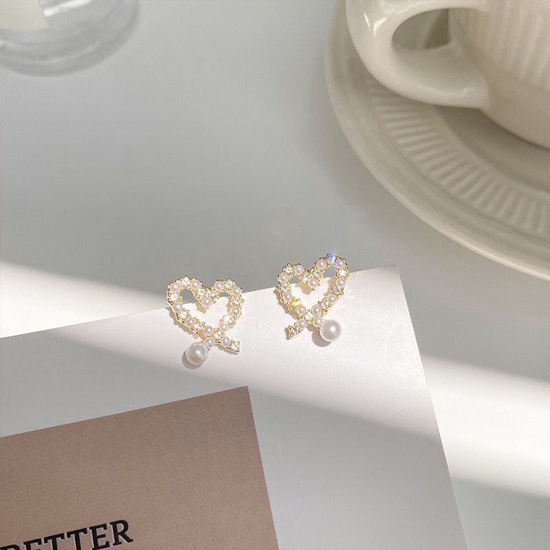 Hollow Heart AD Stud korean Earrings ❤️