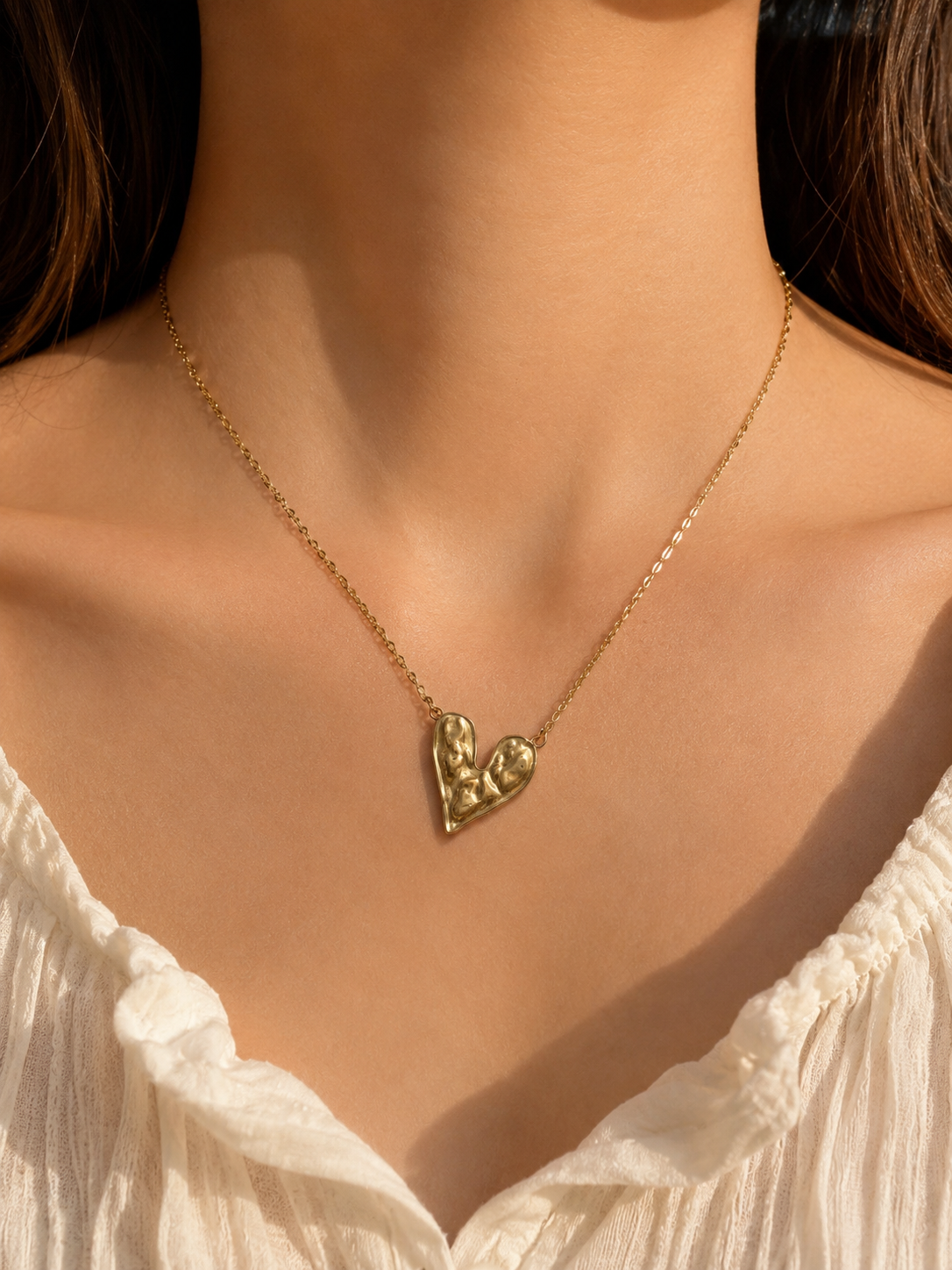 Amora heart necklace