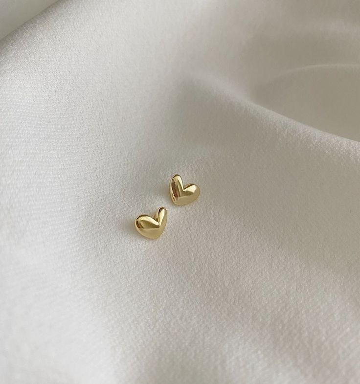 Miniature Heart Earrings 💗