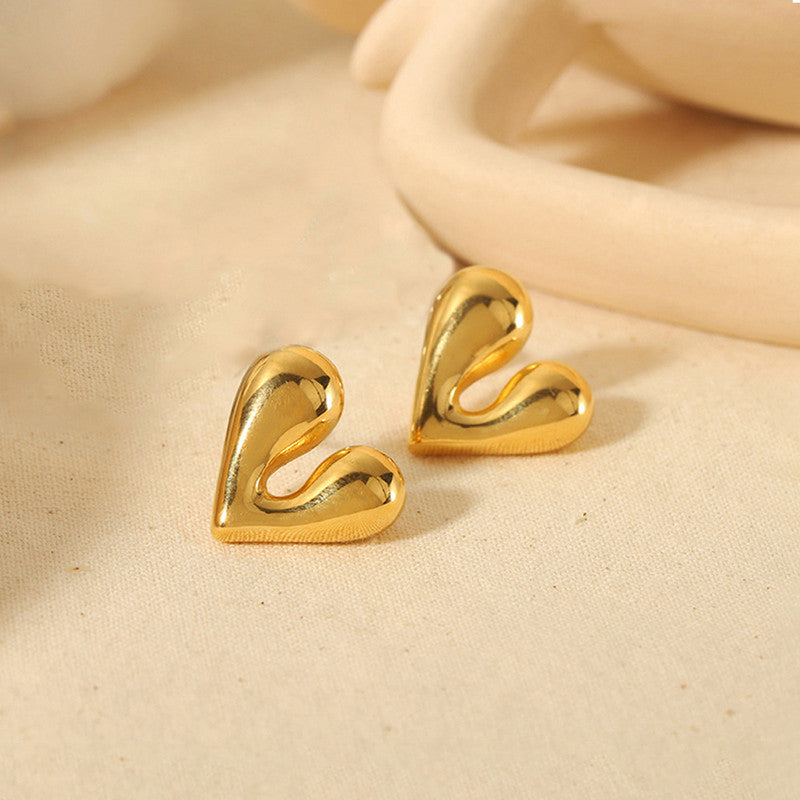 Amour Solid Heart Stud Earrings ❤️