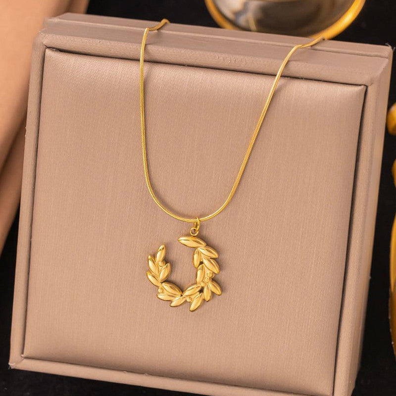 Olive Wreath Necklace