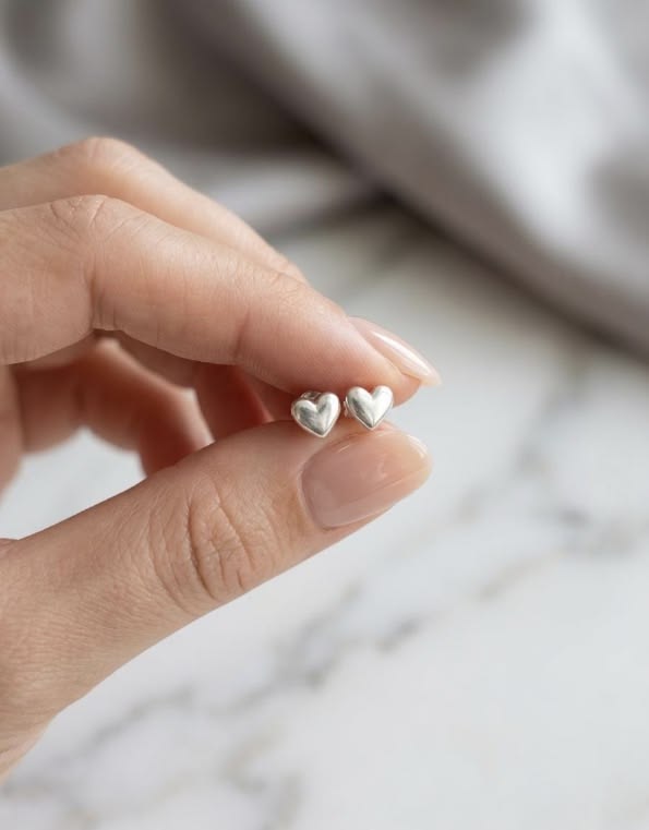Miniature Heart Earrings 💗