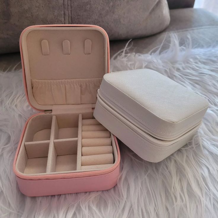 Jewelry organizer