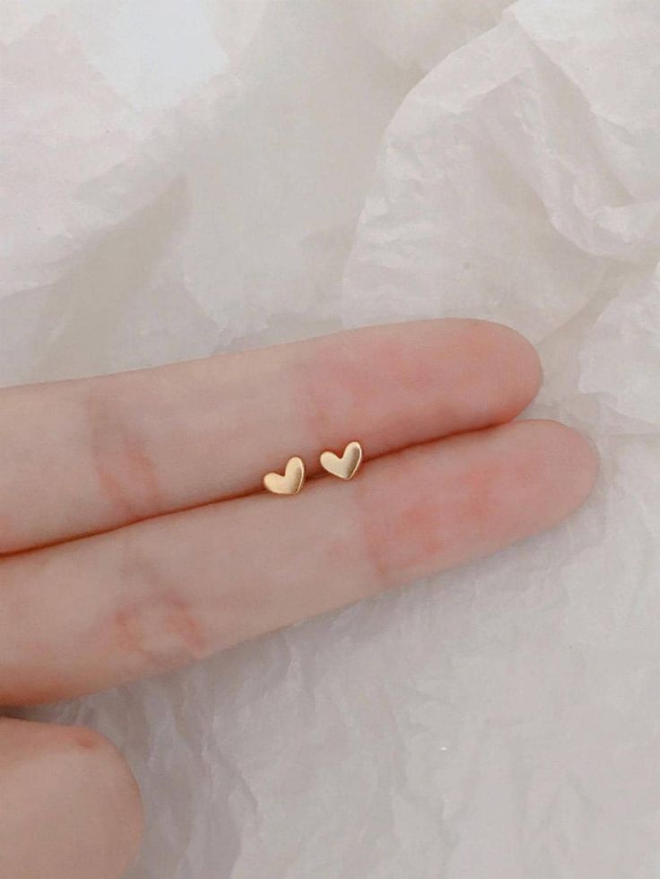 Miniature Heart Earrings 💗