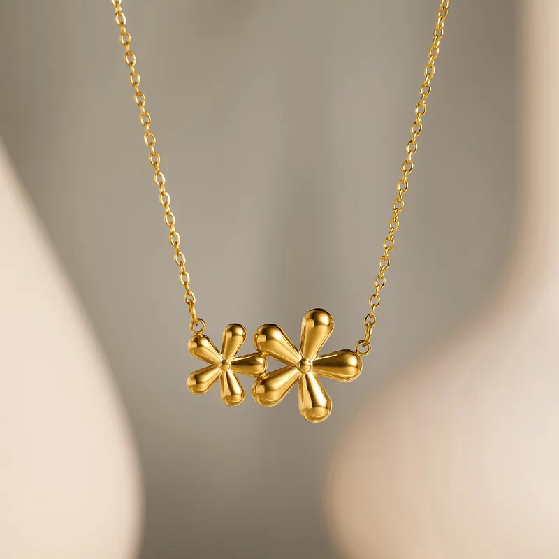 Daisy Duo Necklace 🌼